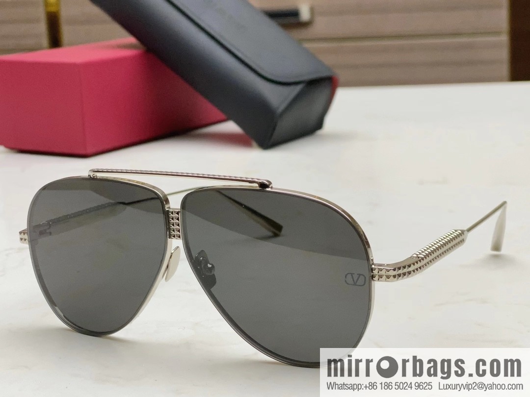 VALENTINO Valentino's new toad frame women's sunglasses