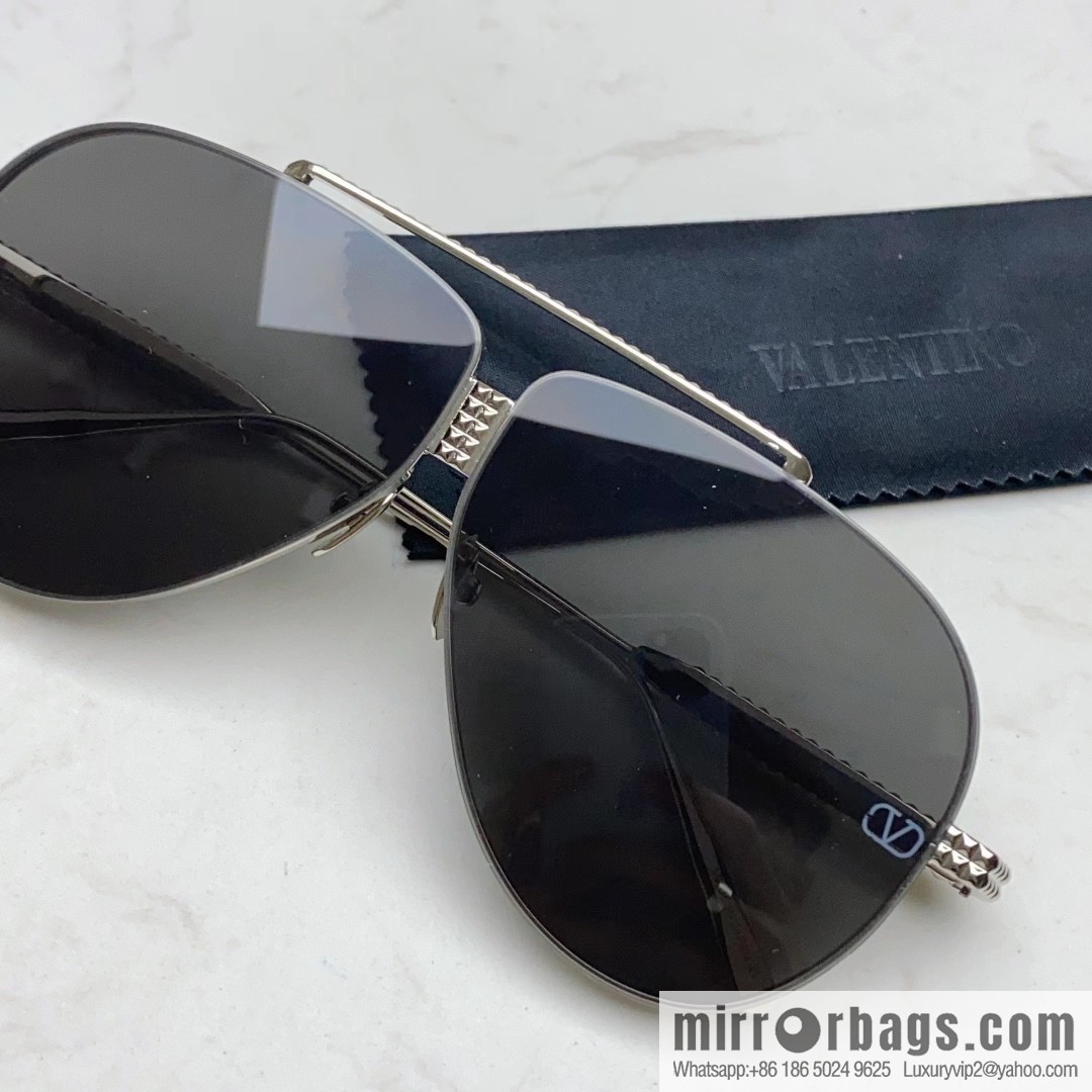 VALENTINO Valentino's new toad frame women's sunglasses