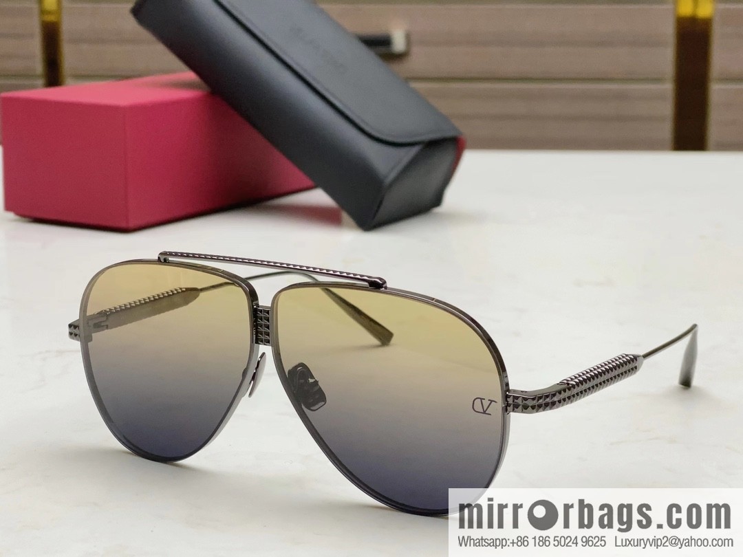 VALENTINO Valentino's new toad frame women's sunglasses