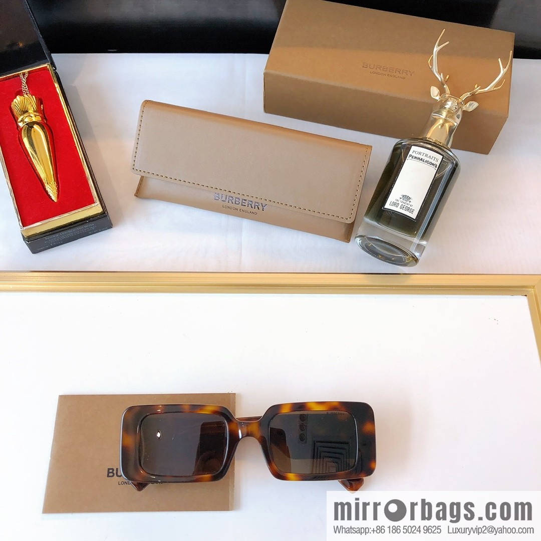Burberry Burberry Exquisite Square Unisex Sunglasses