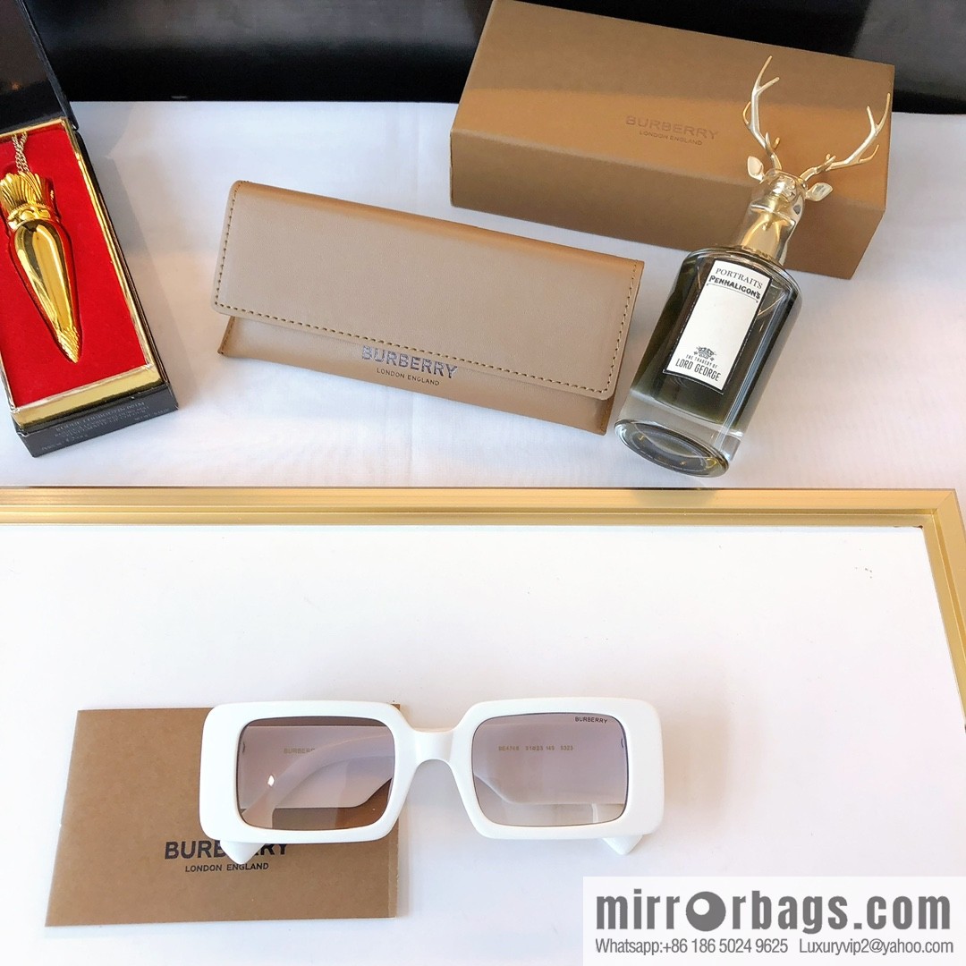 Burberry Burberry Exquisite Square Unisex Sunglasses