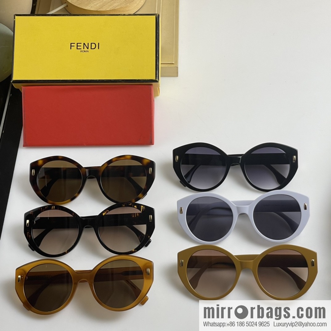 Fendi Round Frame Women's Sunglasses