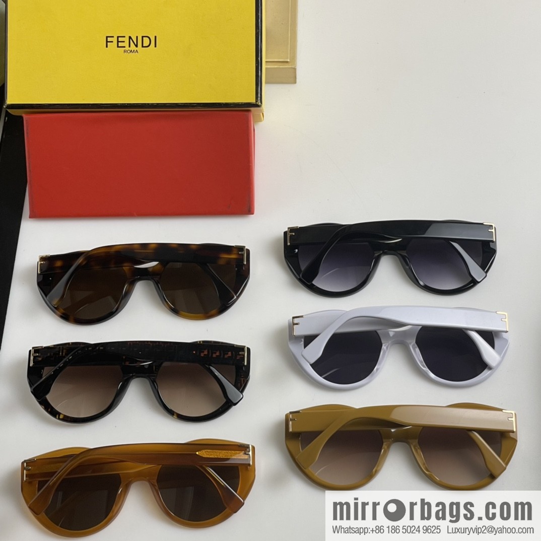 Fendi Round Frame Women's Sunglasses
