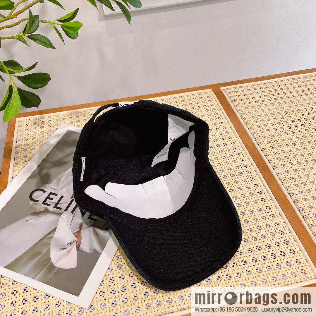 BALENCIAGA Balenciaga's new logo baseball cap