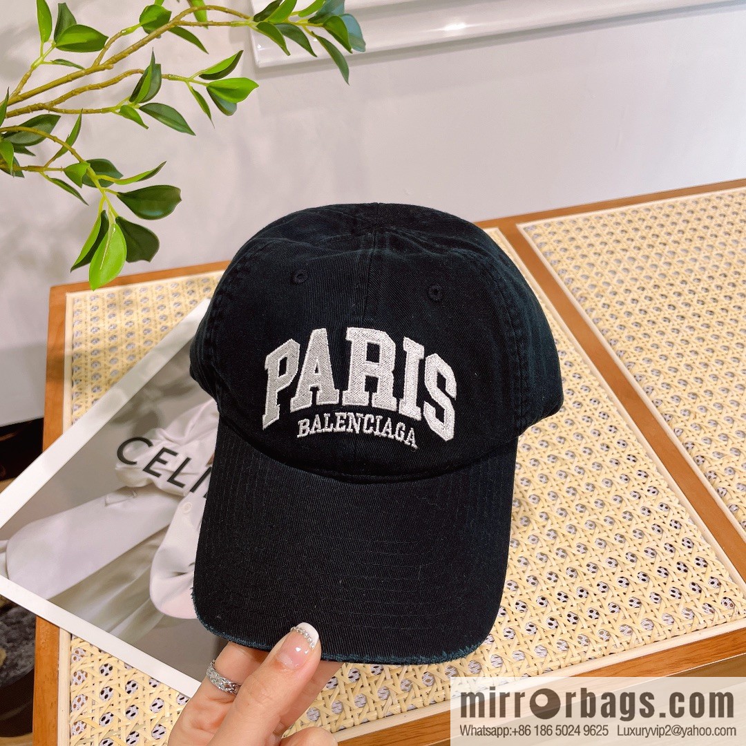 BALENCIAGA Balenciaga's new logo baseball cap