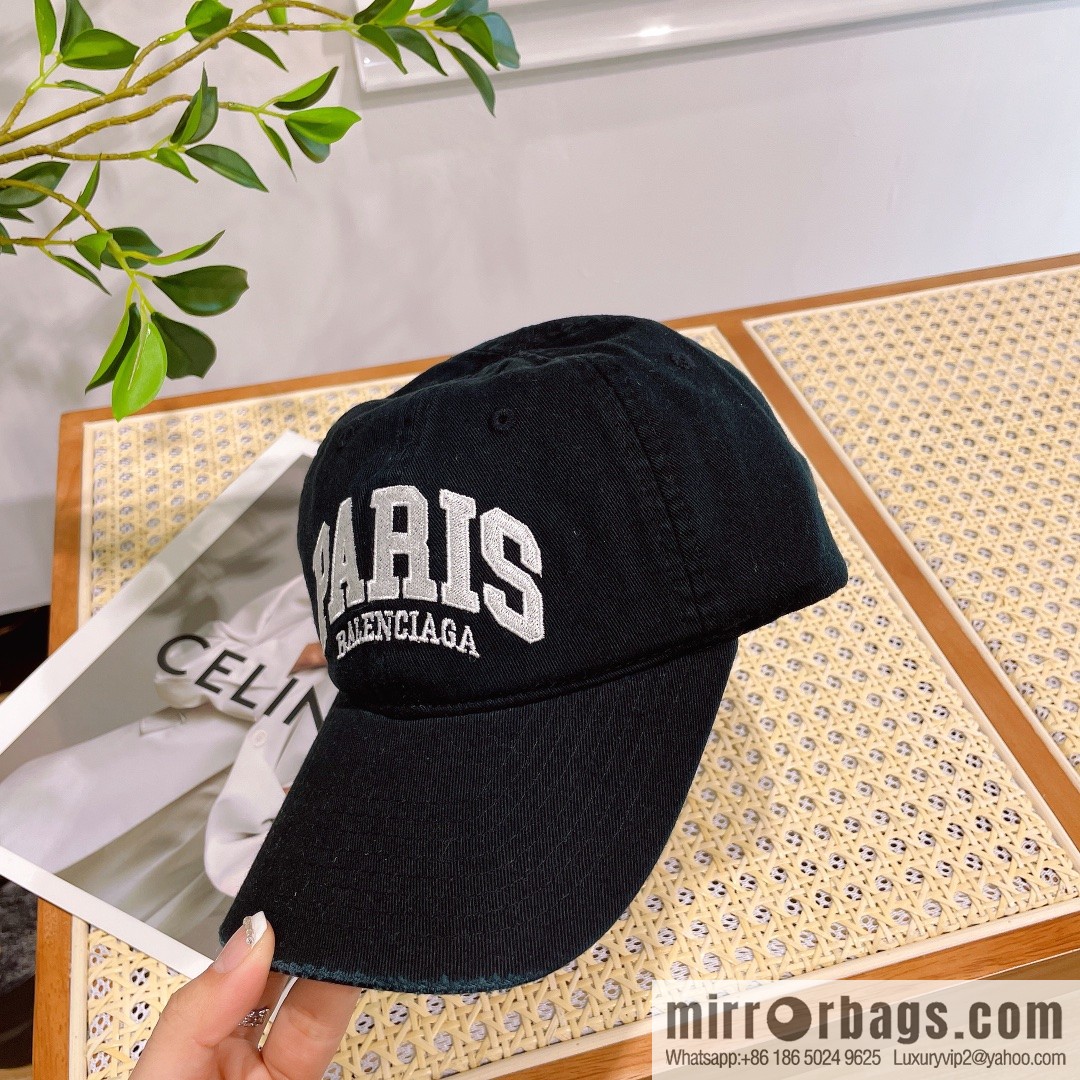 BALENCIAGA Balenciaga's new logo baseball cap