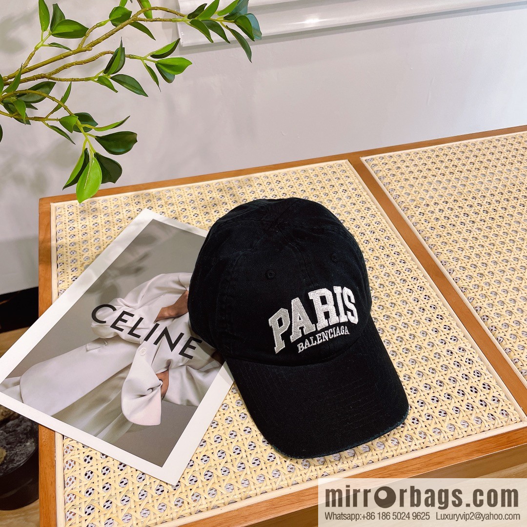 BALENCIAGA Balenciaga's new logo baseball cap