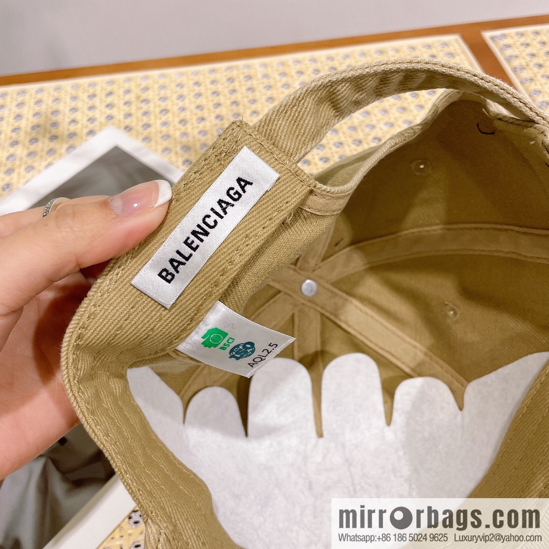 Balenciaga three-dimensional relief unisex baseball cap