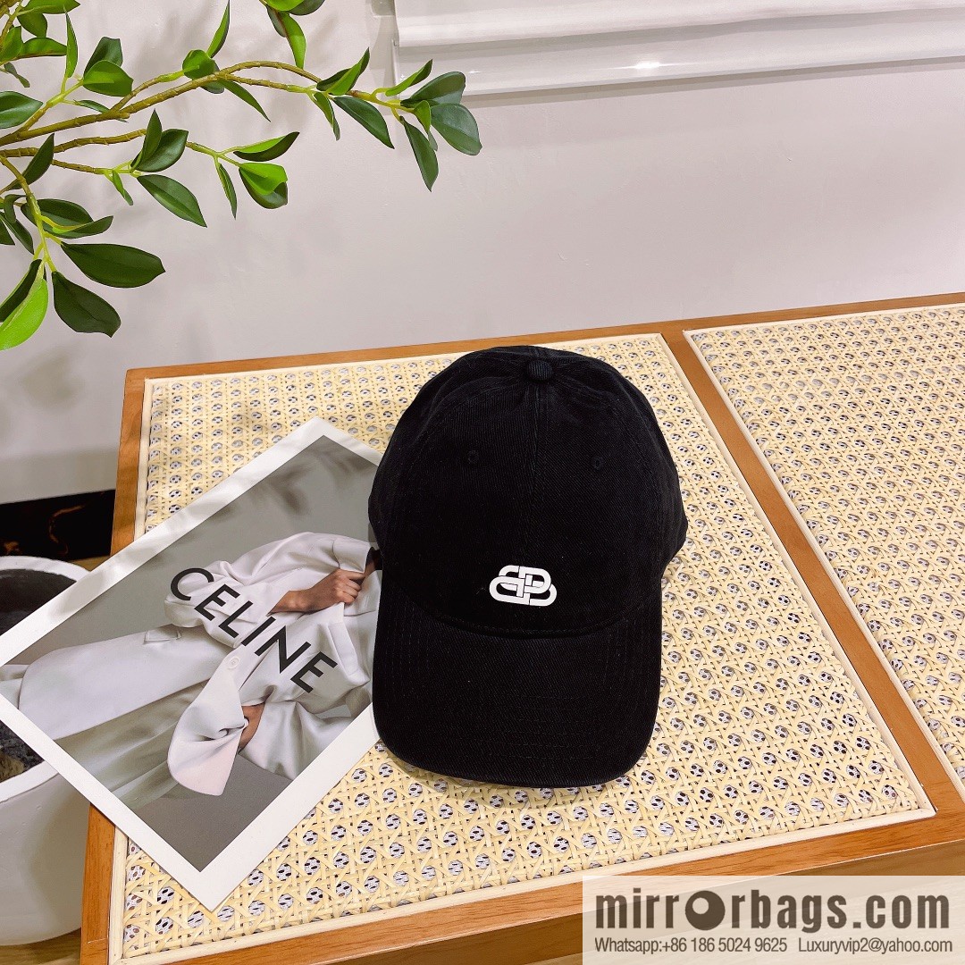 Balenciaga three-dimensional relief unisex baseball cap
