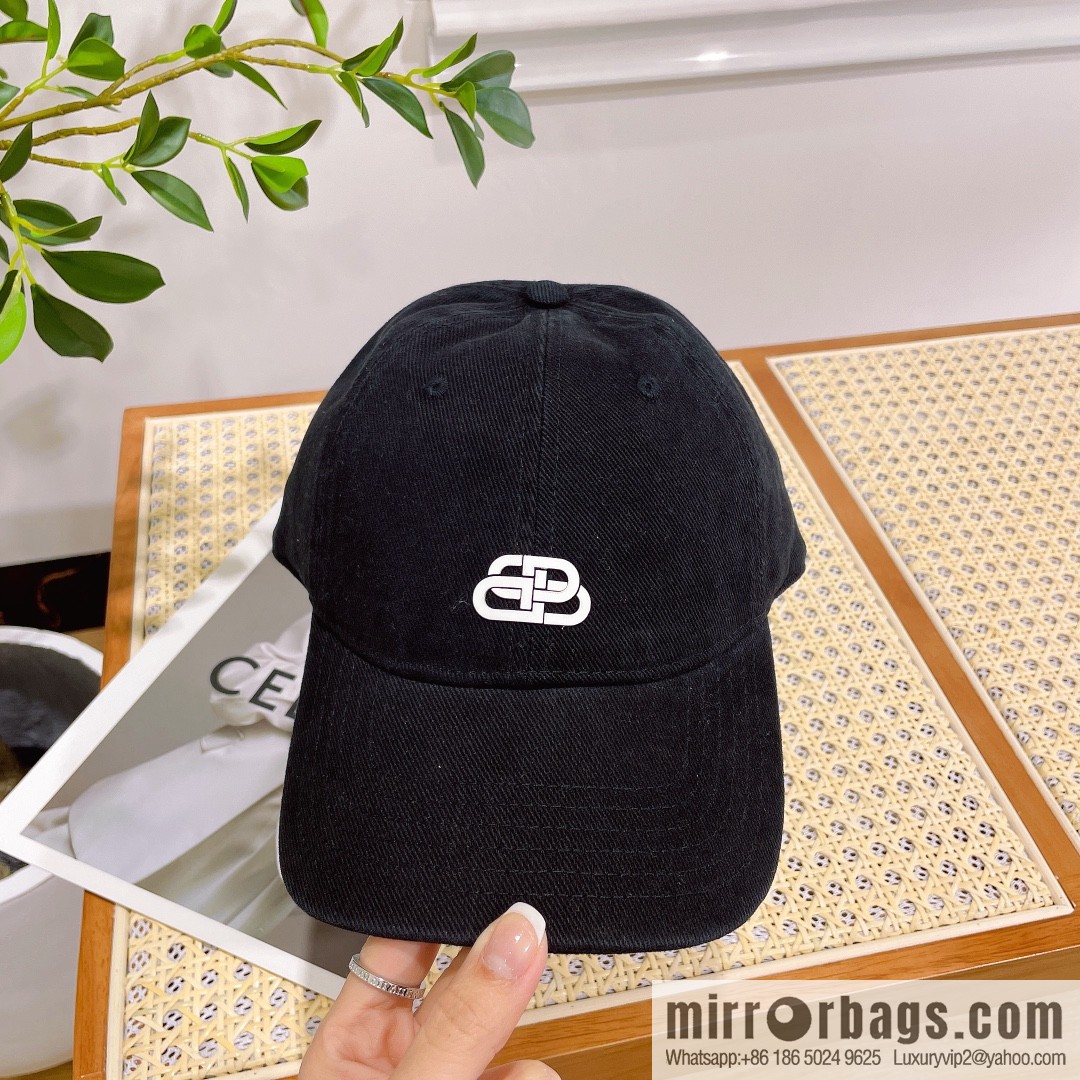 Balenciaga three-dimensional relief unisex baseball cap