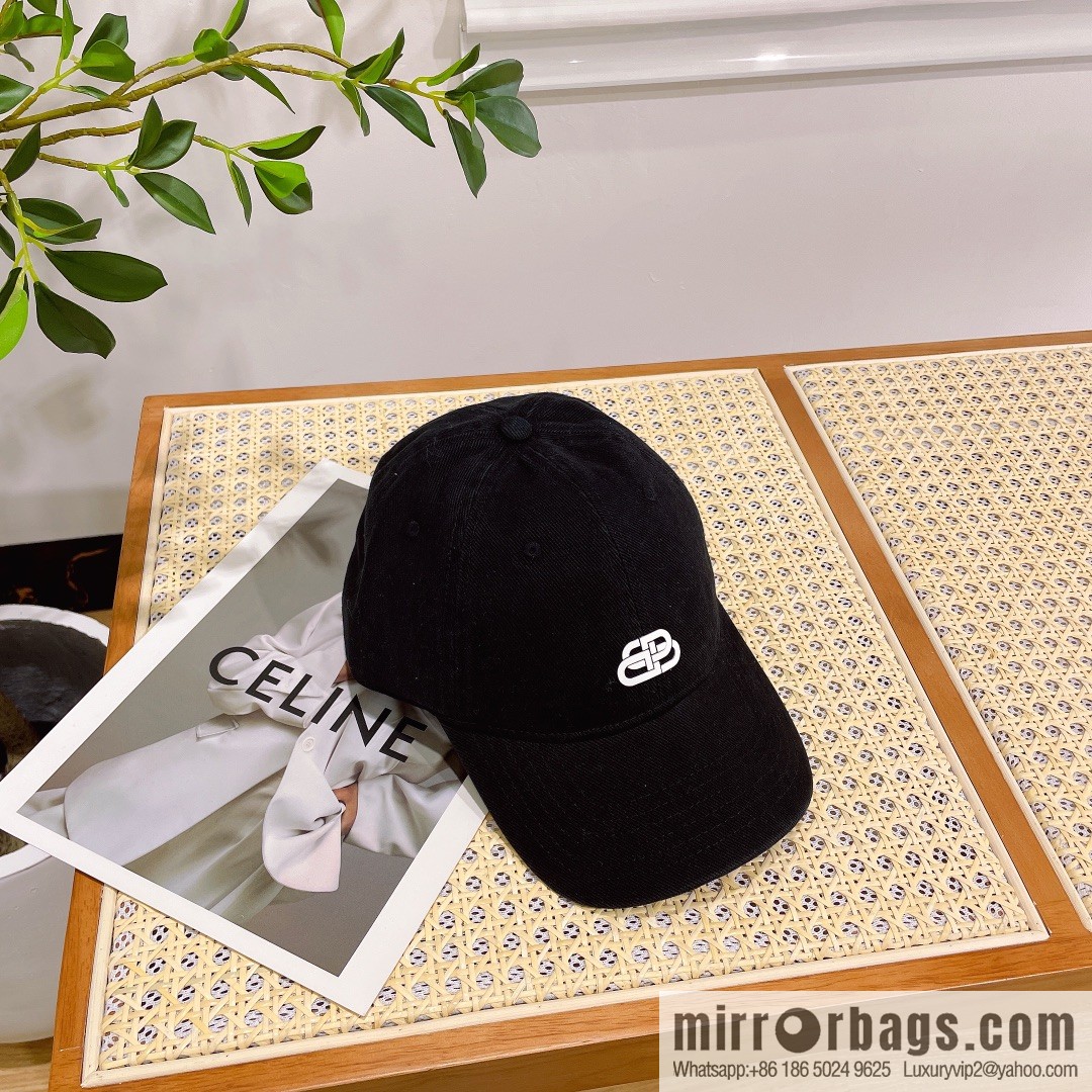 Balenciaga three-dimensional relief unisex baseball cap