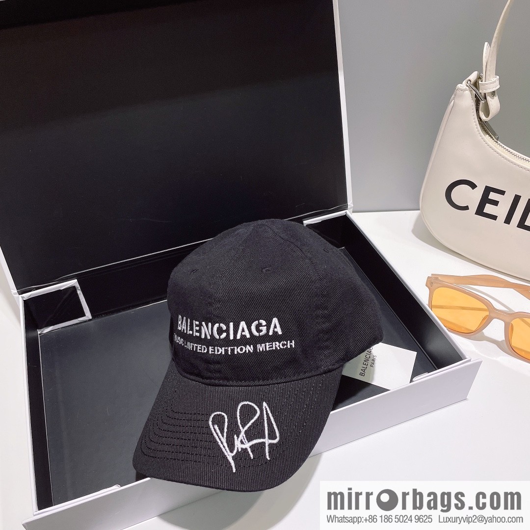 BALENCIAGA Balenciaga letter-embroidered baseball cap