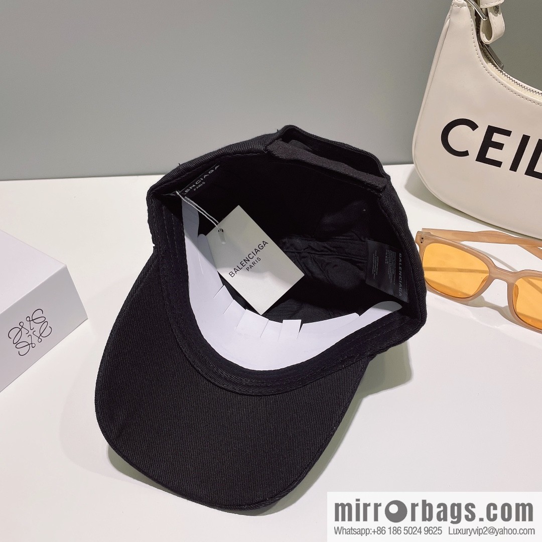 BALENCIAGA Balenciaga letter-embroidered baseball cap