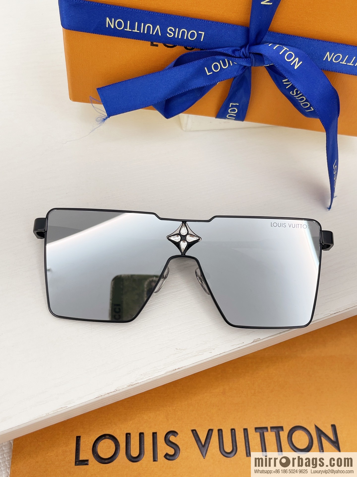 LV Louis Vuitton three-dimensional metal square sunglasses