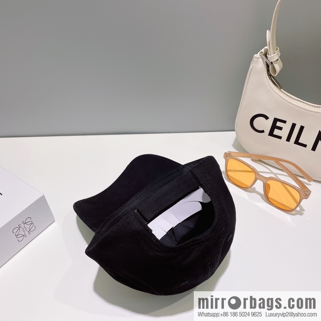 Balenciaga Balenciaga's new baseball cap