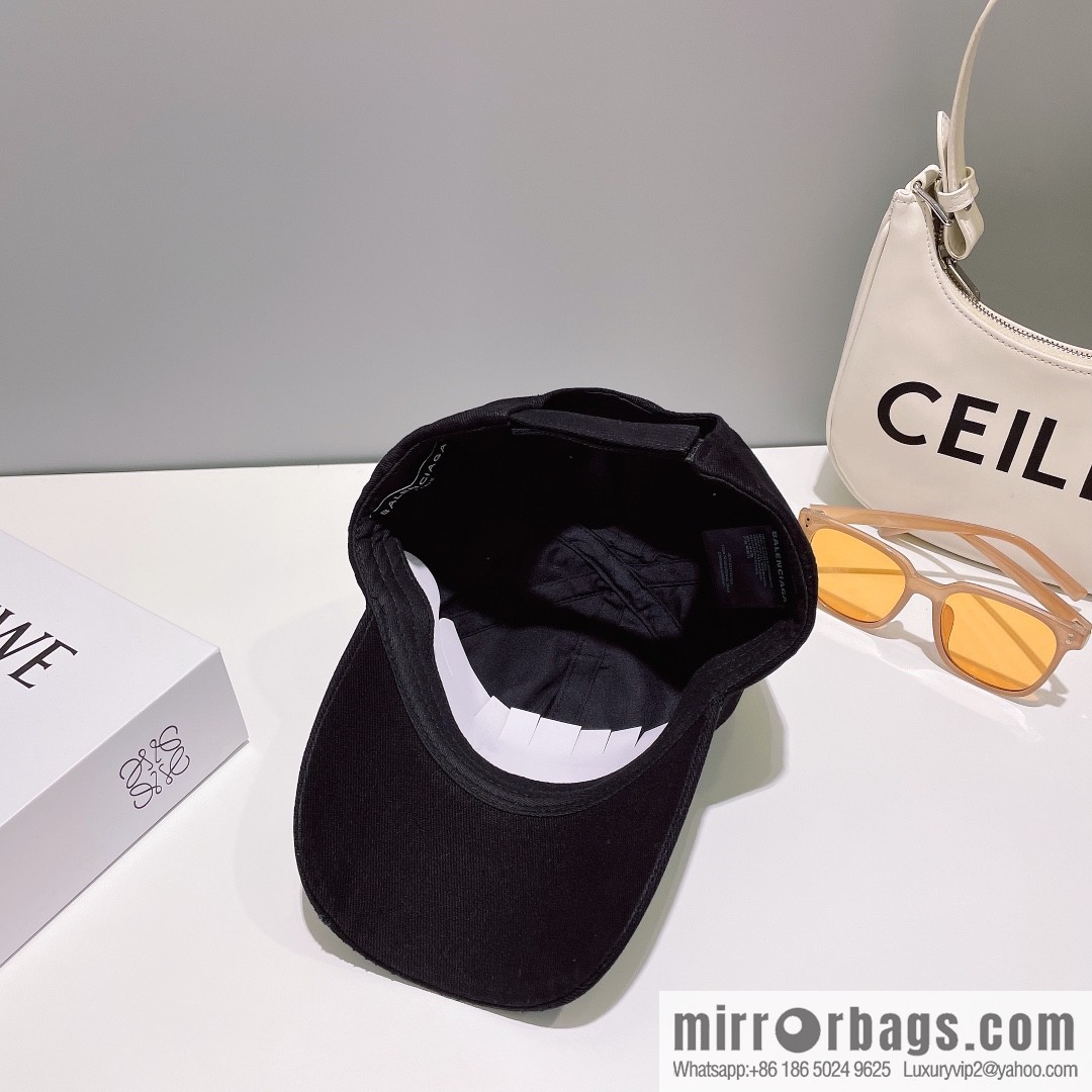 Balenciaga Balenciaga's new baseball cap