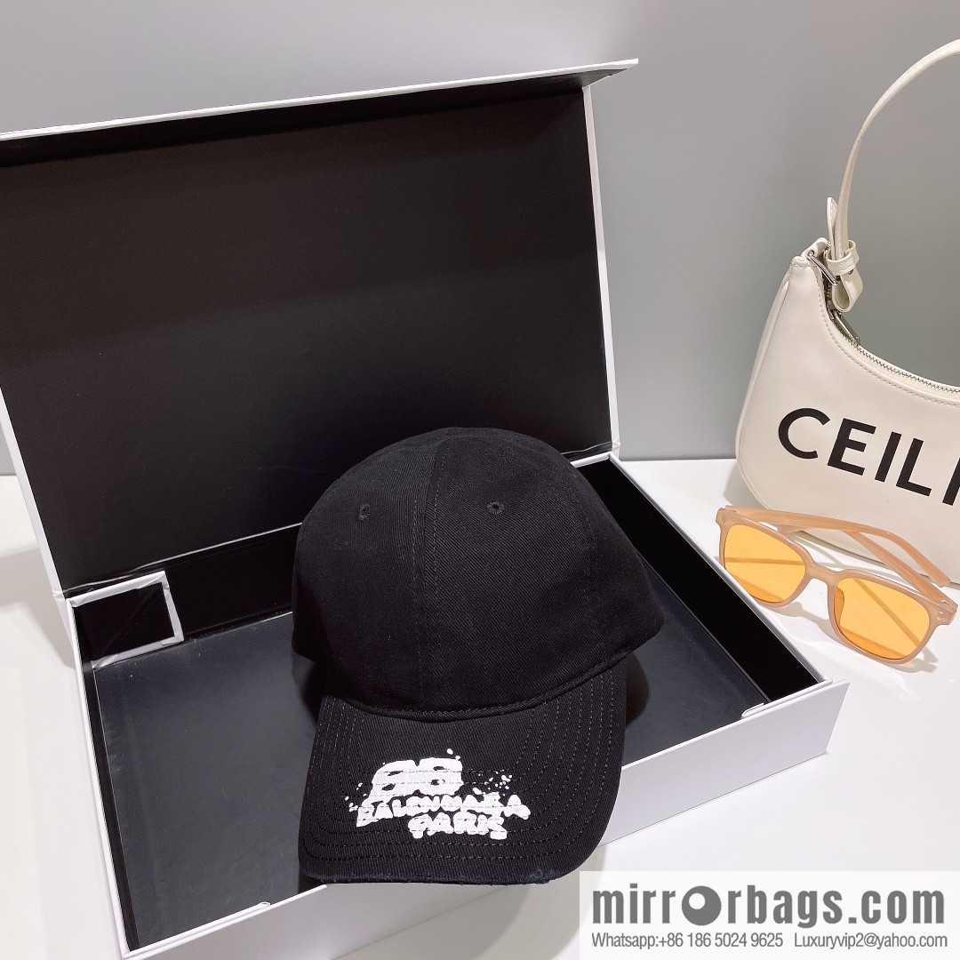 Balenciaga Balenciaga's new baseball cap