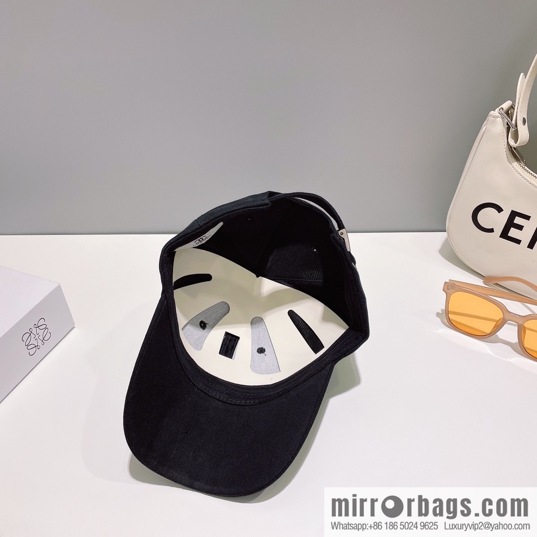 Chanel's new simple embroidered logo baseball cap