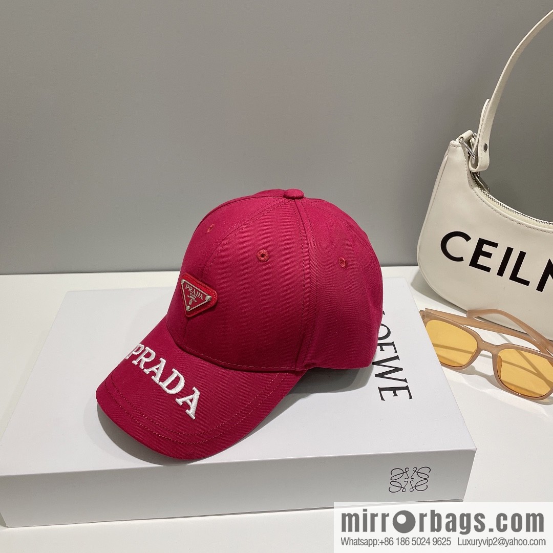 PRADA Prada spring and summer new big-name embroidered baseball cap