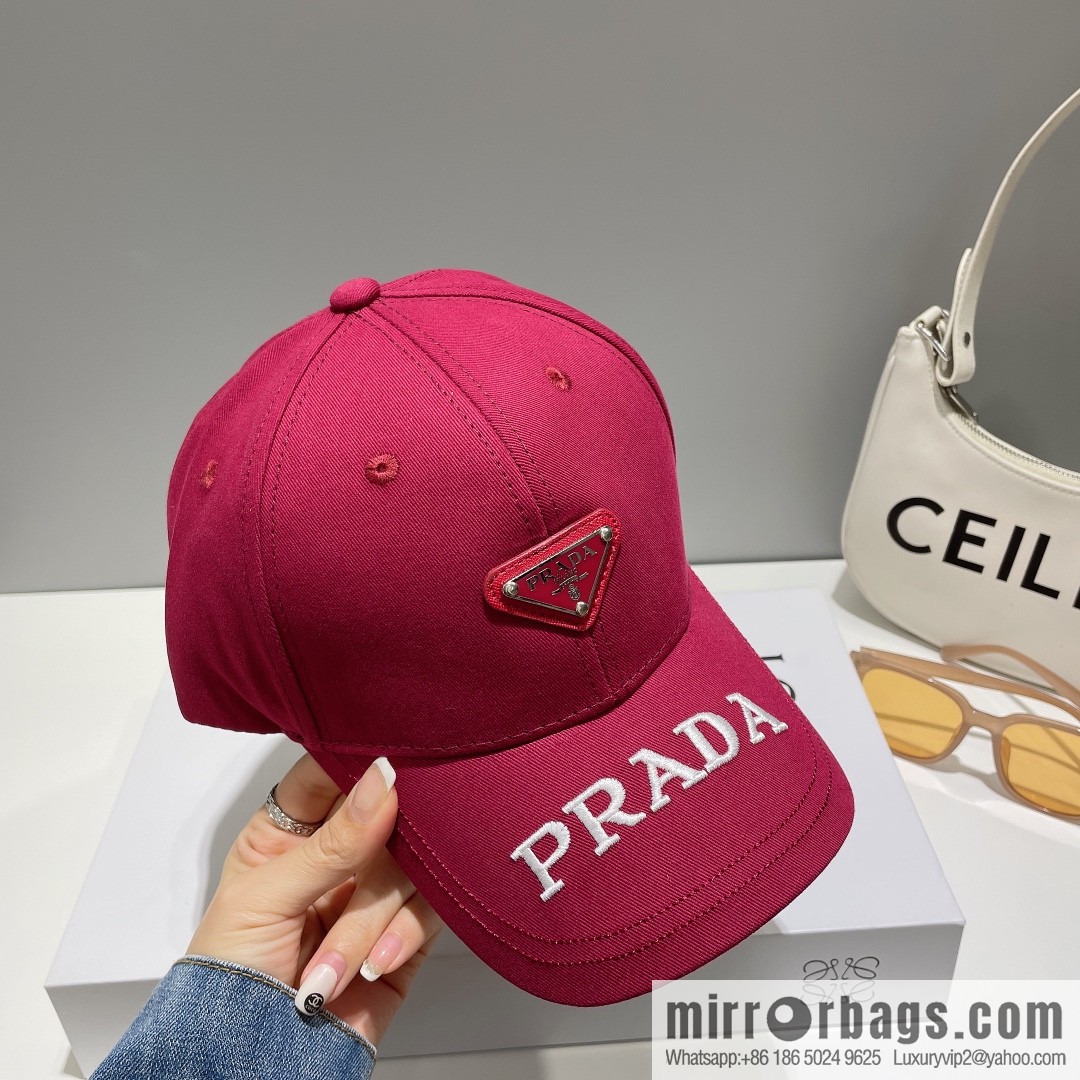 PRADA Prada spring and summer new big-name embroidered baseball cap