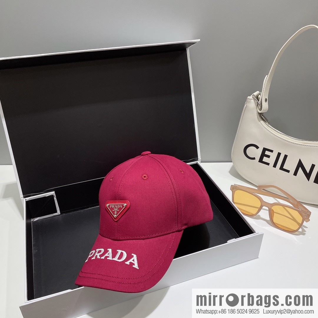PRADA Prada spring and summer new big-name embroidered baseball cap