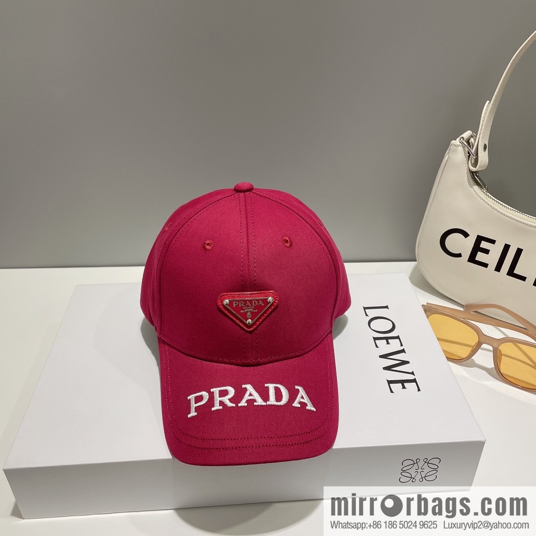 PRADA Prada spring and summer new big-name embroidered baseball cap