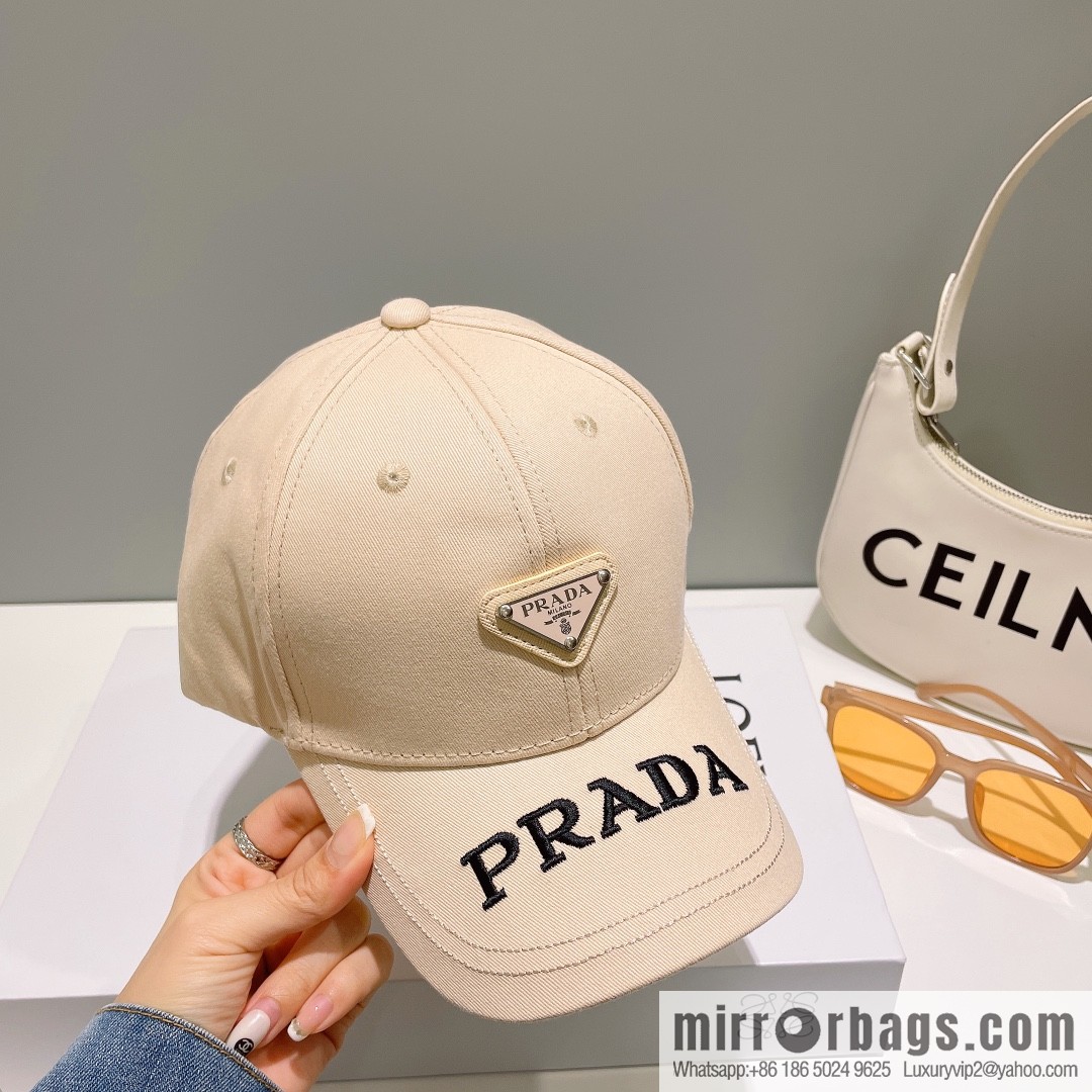 PRADA Prada spring and summer new big-name embroidered baseball cap