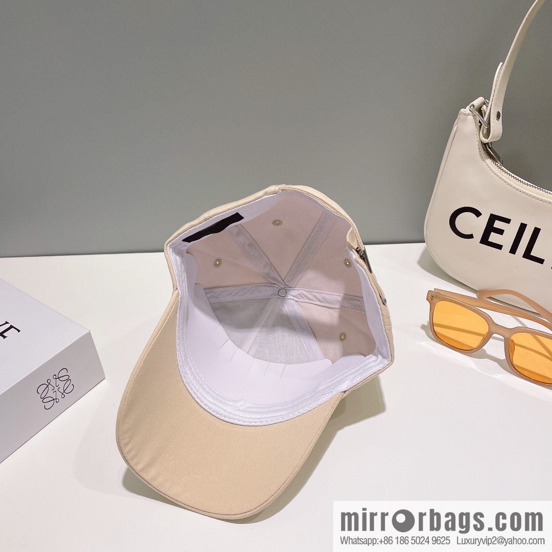 PRADA Prada spring and summer new big-name embroidered baseball cap