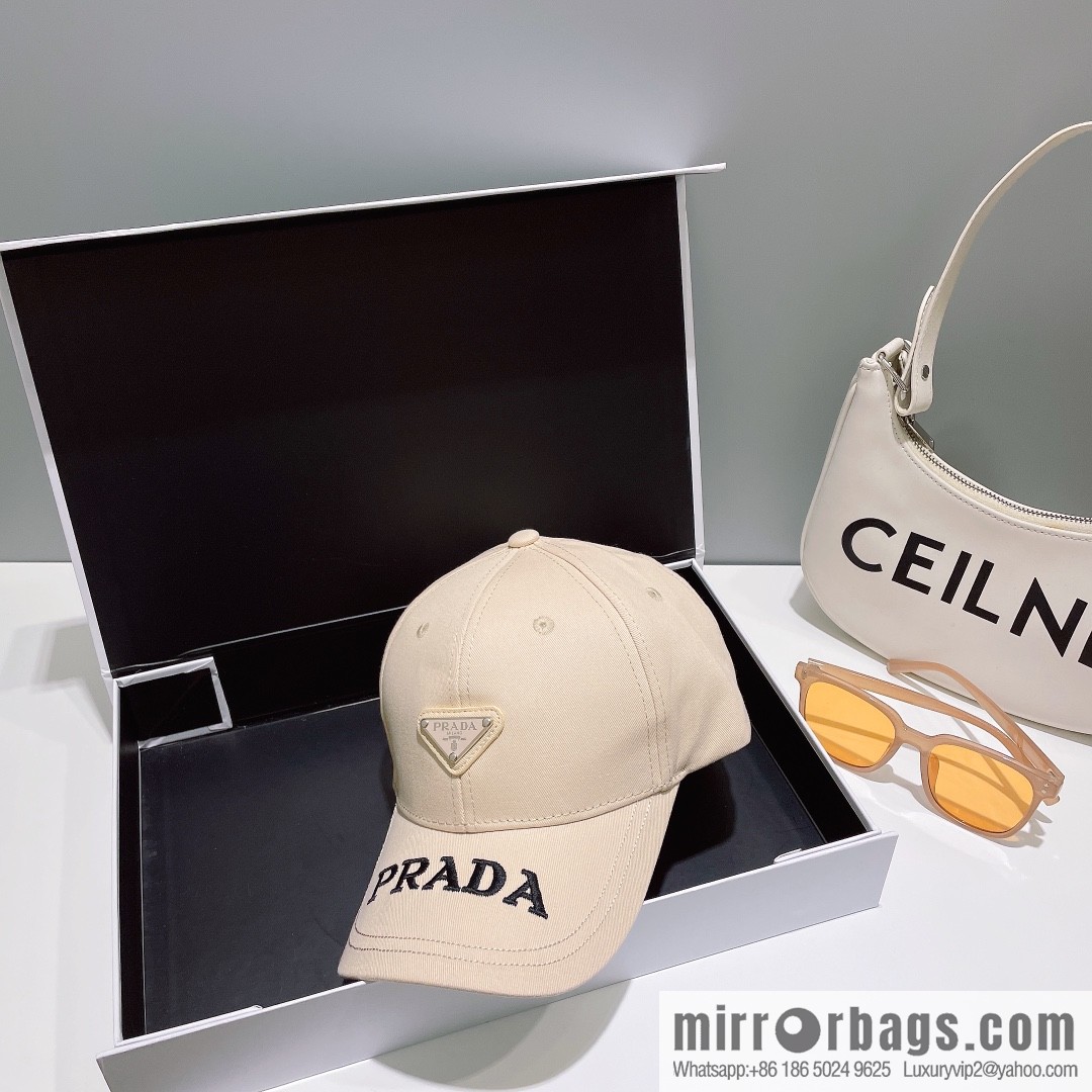 PRADA Prada spring and summer new big-name embroidered baseball cap
