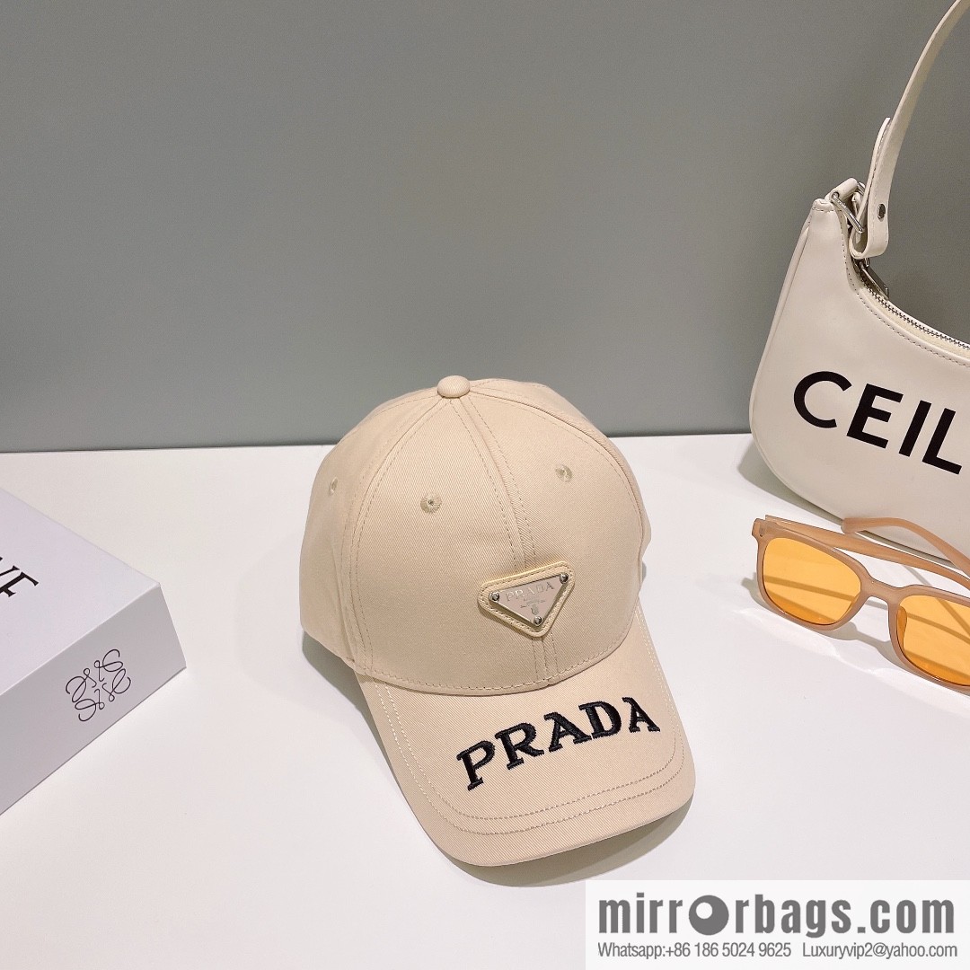 PRADA Prada spring and summer new big-name embroidered baseball cap
