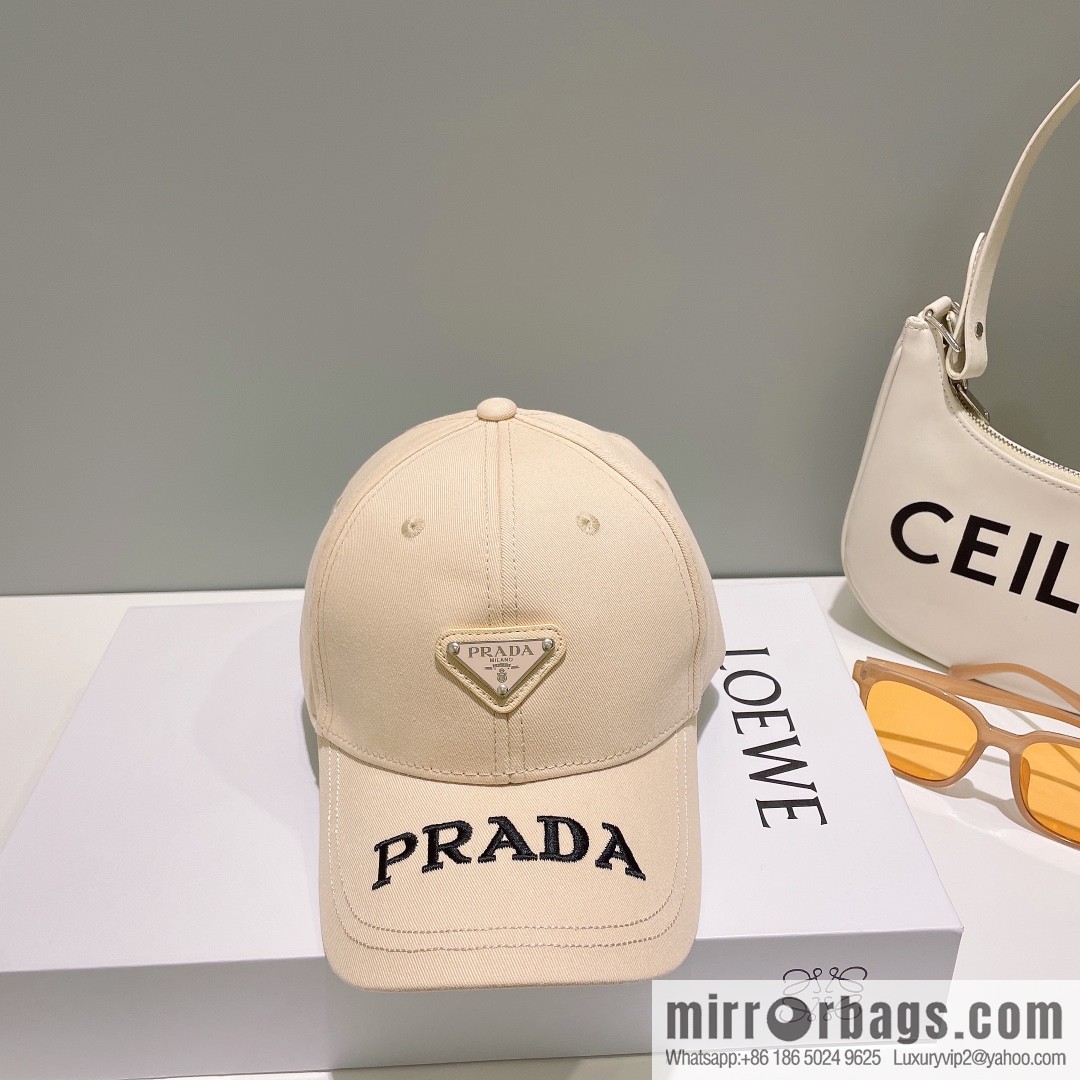 PRADA Prada spring and summer new big-name embroidered baseball cap