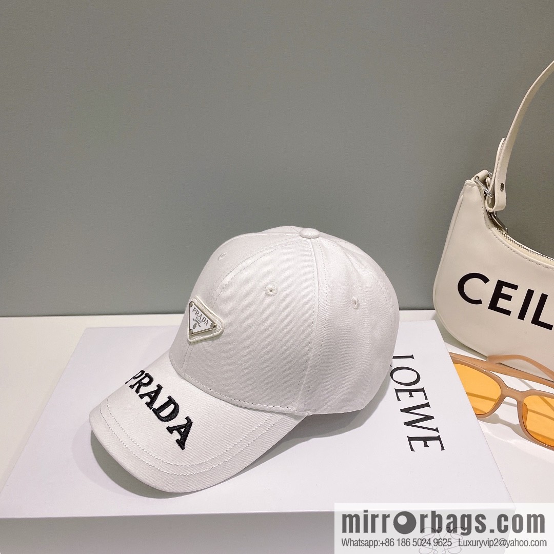 PRADA Prada spring and summer new big-name embroidered baseball cap
