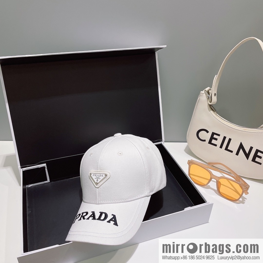 PRADA Prada spring and summer new big-name embroidered baseball cap