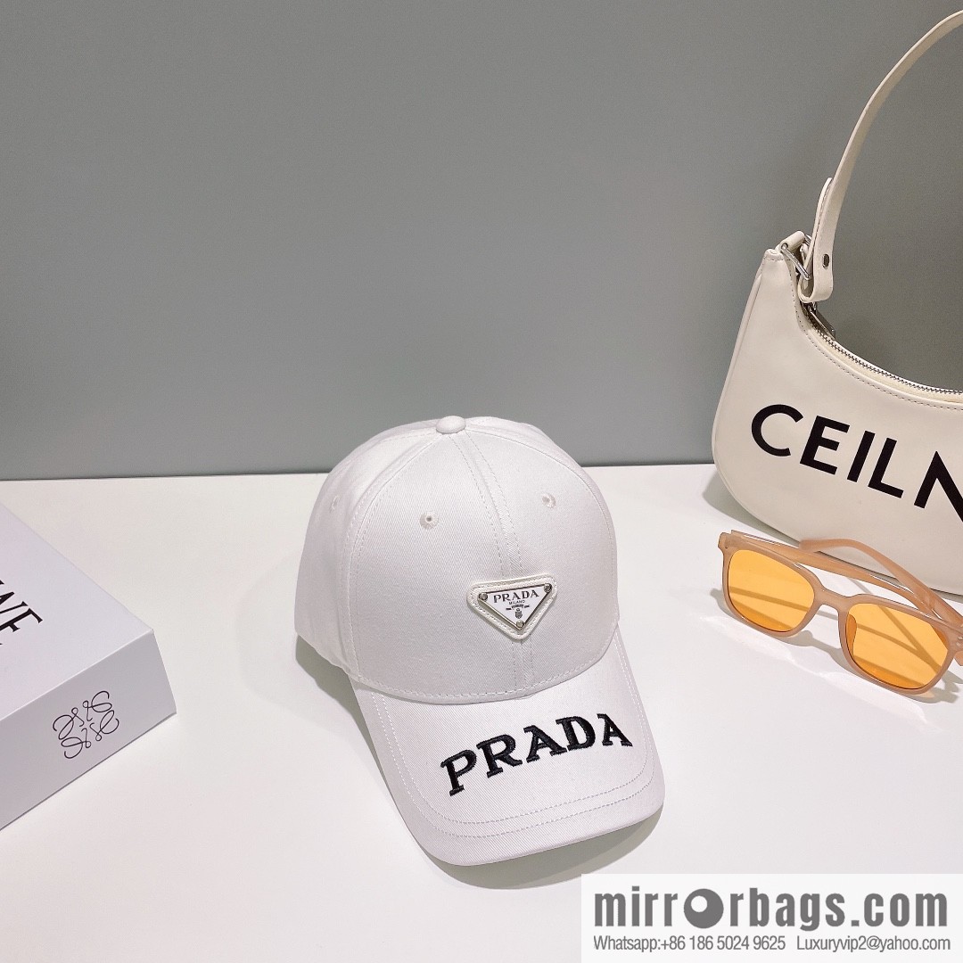 PRADA Prada spring and summer new big-name embroidered baseball cap