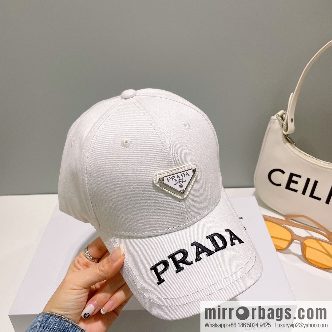 PRADA Prada spring and summer new big-name embroidered baseball cap