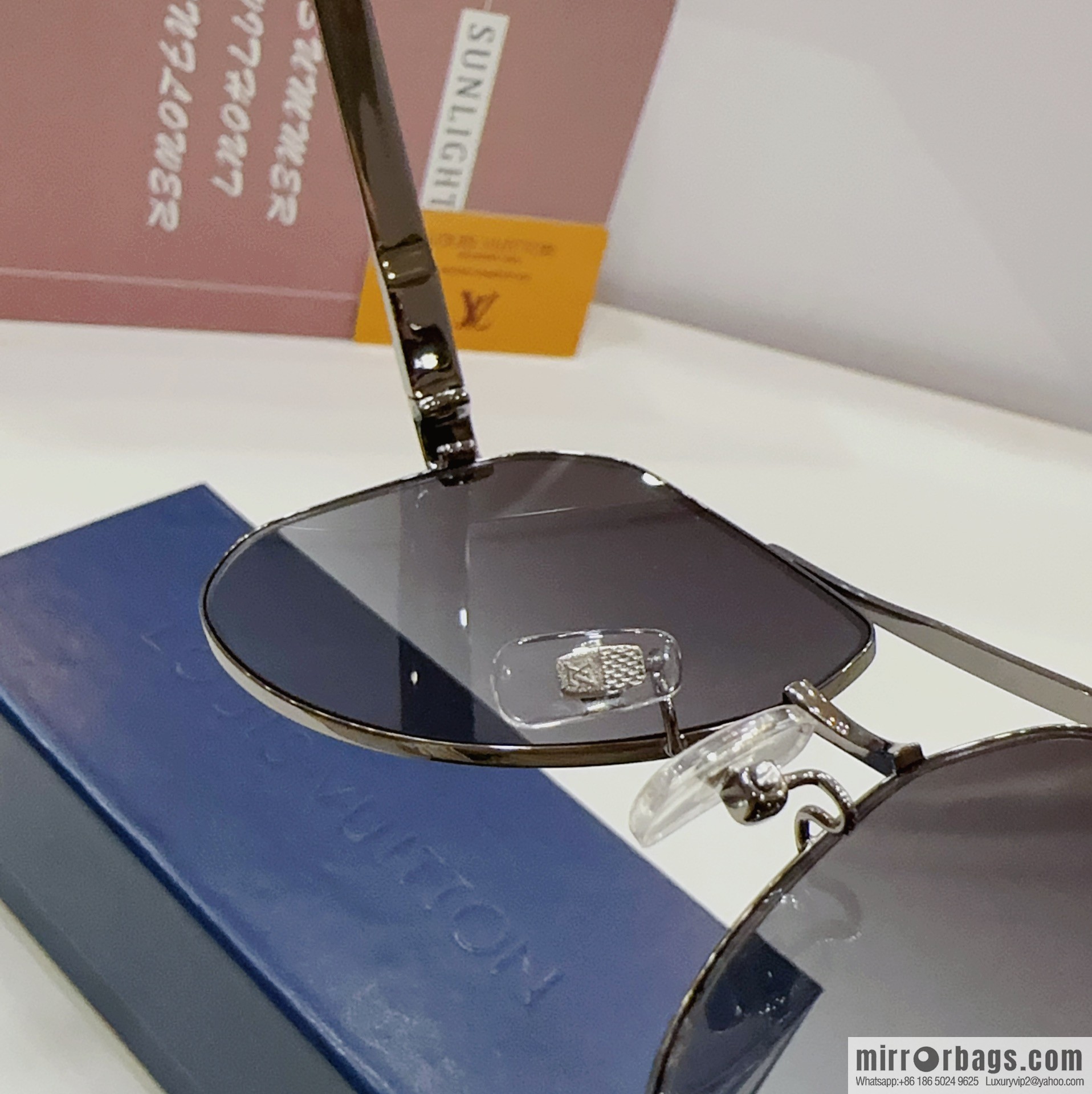 LV Louis Vuitton Men's Oval Frame Sunglasses Sunglasses