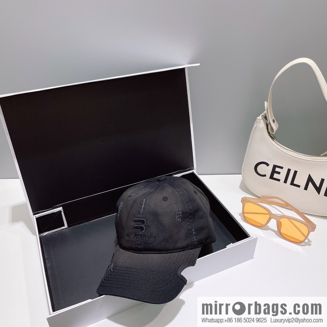 Balenciaga Embroidered letter logo baseball cap