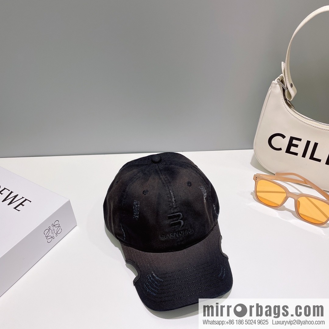 Balenciaga Embroidered letter logo baseball cap