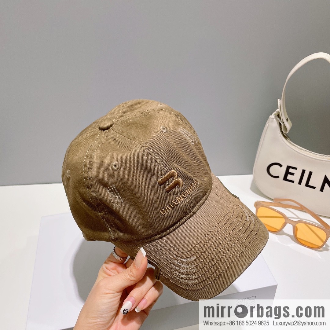 Balenciaga Embroidered letter logo baseball cap
