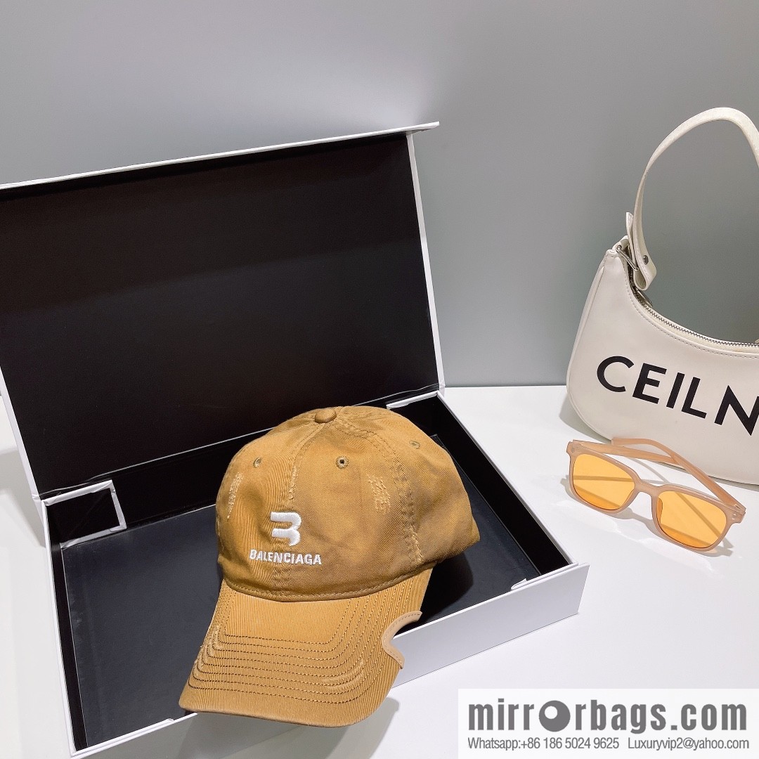Balenciaga Embroidered letter logo baseball cap