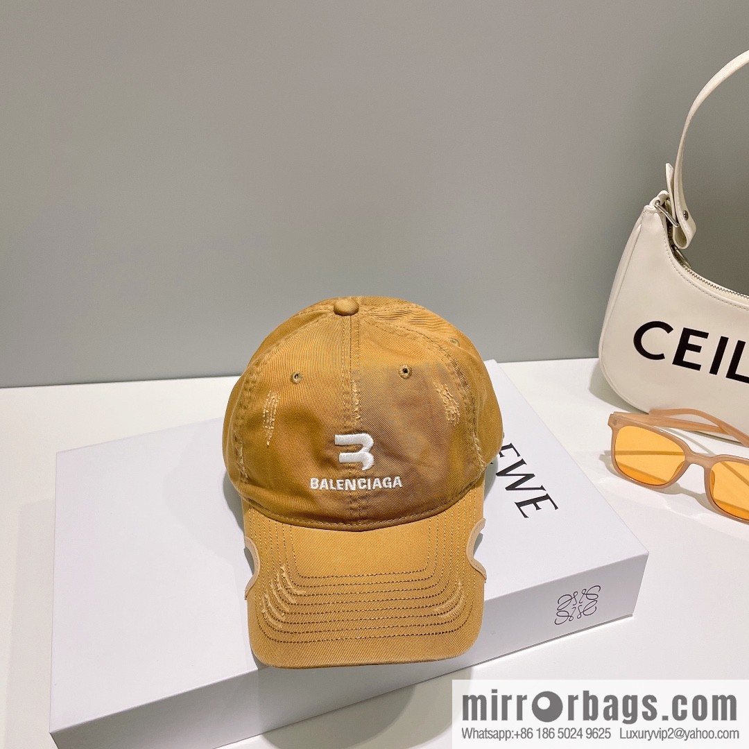Balenciaga Embroidered letter logo baseball cap
