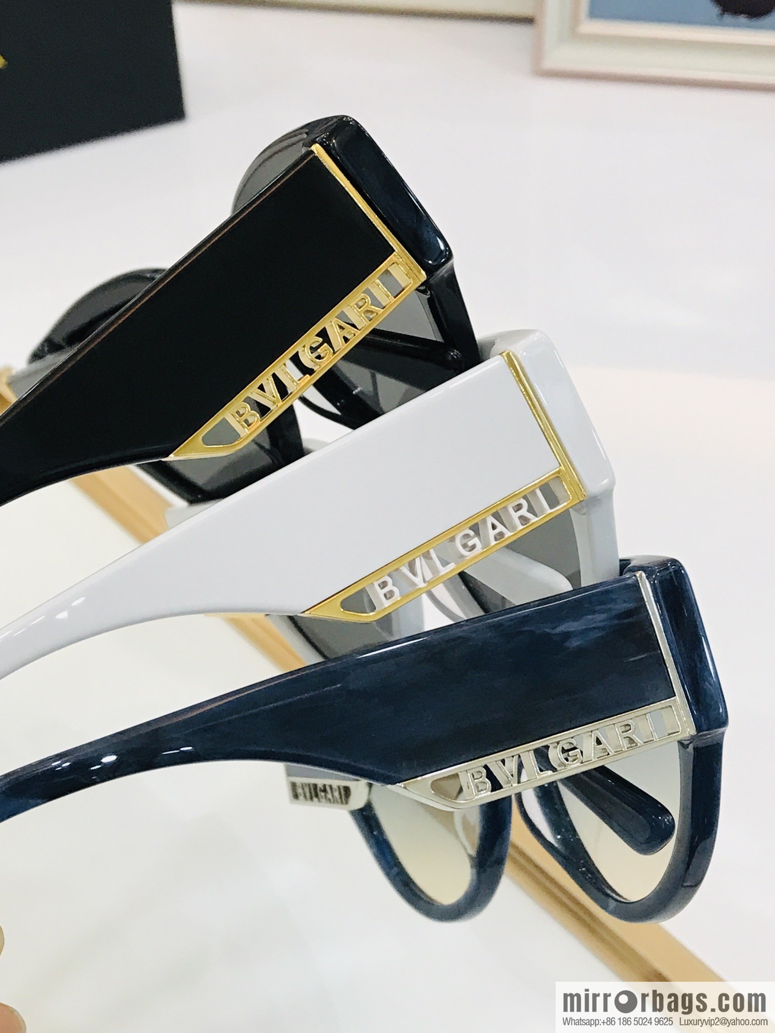 BVLGARI Unique temple Unisex sunglasses
