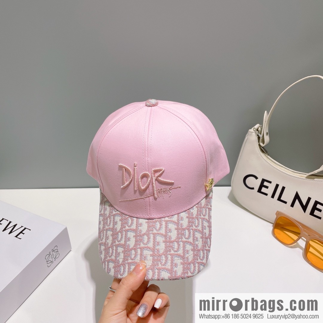 Dior's new embroidered alphabet canvas baseball cap
