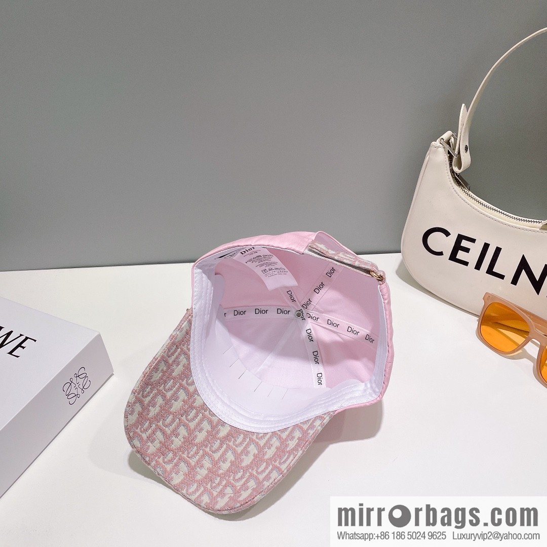 Dior's new embroidered alphabet canvas baseball cap