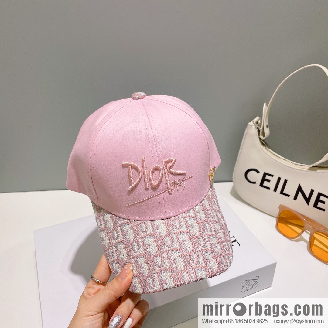 Dior's new embroidered alphabet canvas baseball cap