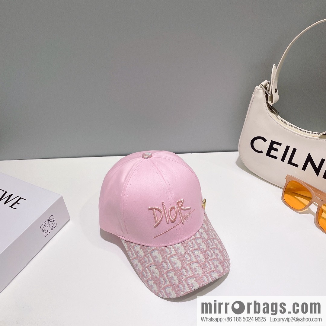 Dior's new embroidered alphabet canvas baseball cap