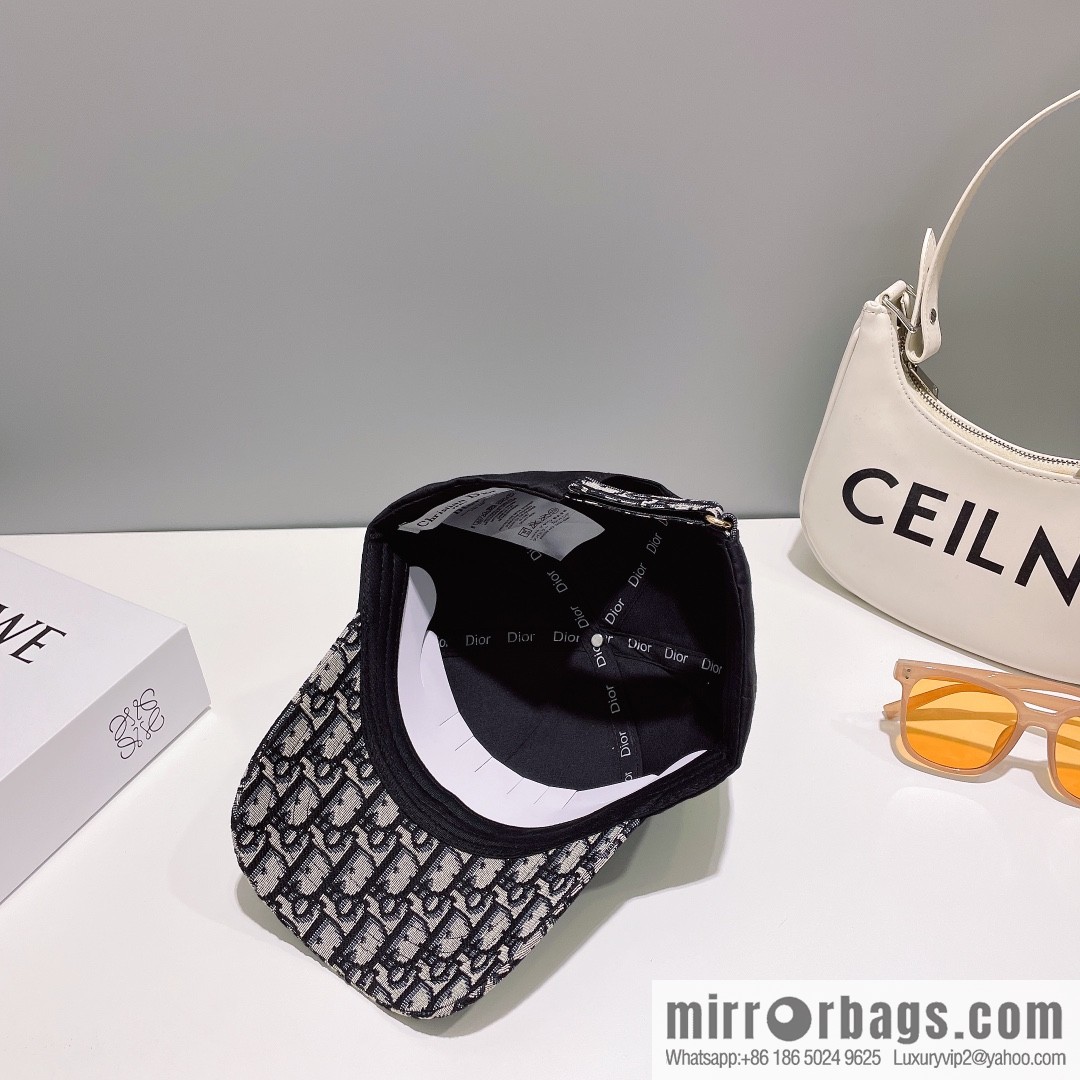 Dior's new embroidered alphabet canvas baseball cap