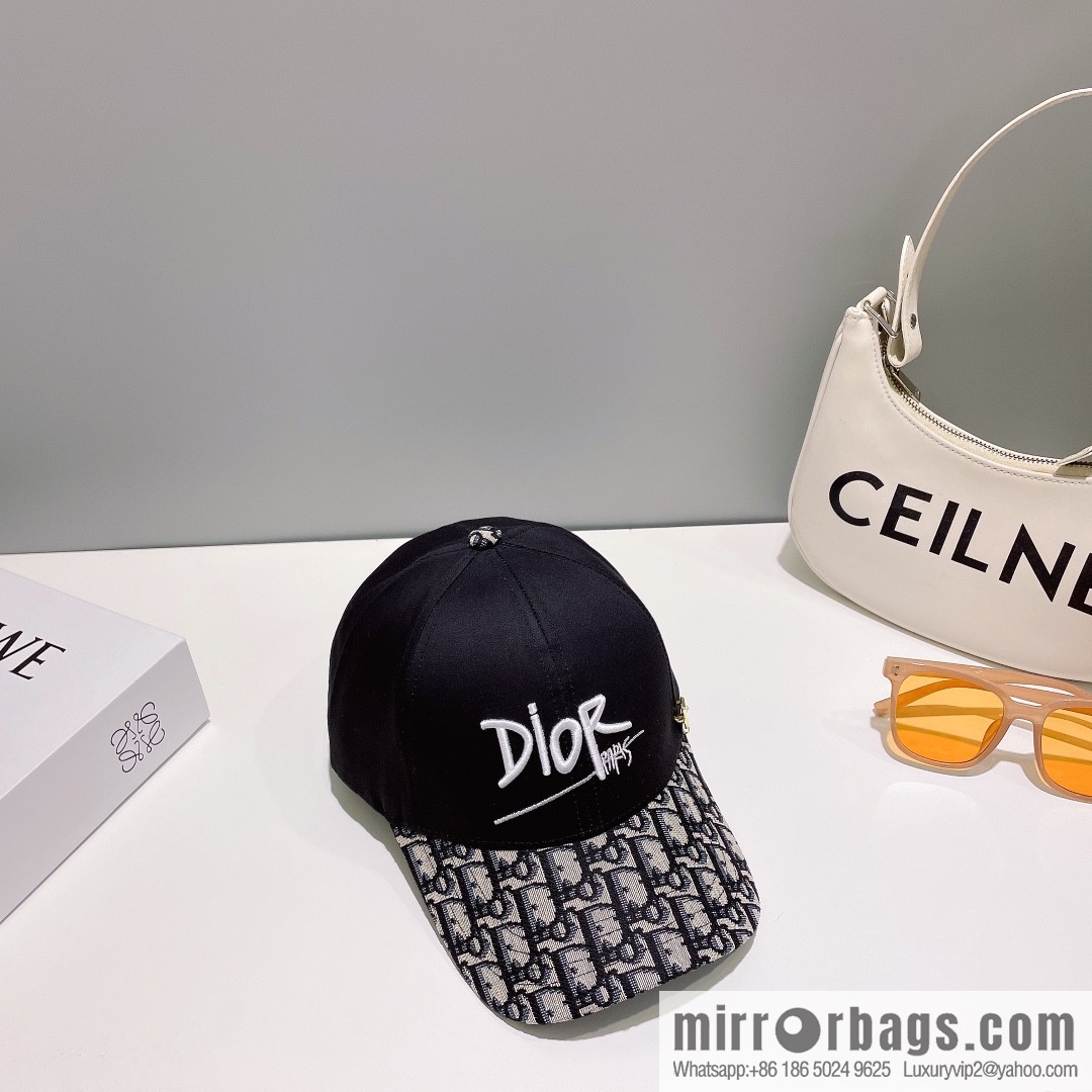 Dior's new embroidered alphabet canvas baseball cap