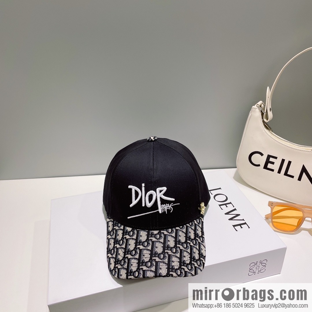 Dior's new embroidered alphabet canvas baseball cap