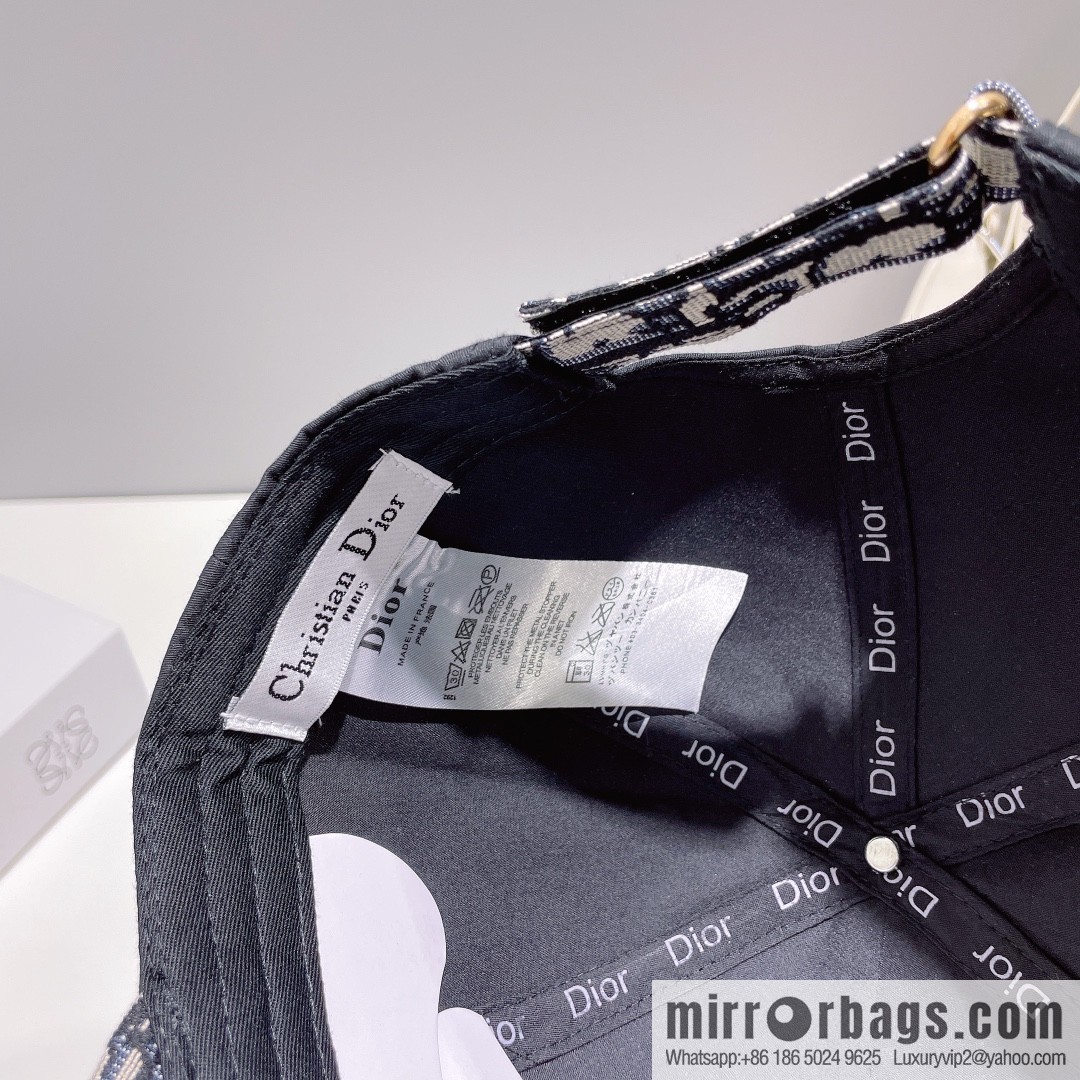 Dior's new embroidered alphabet canvas baseball cap